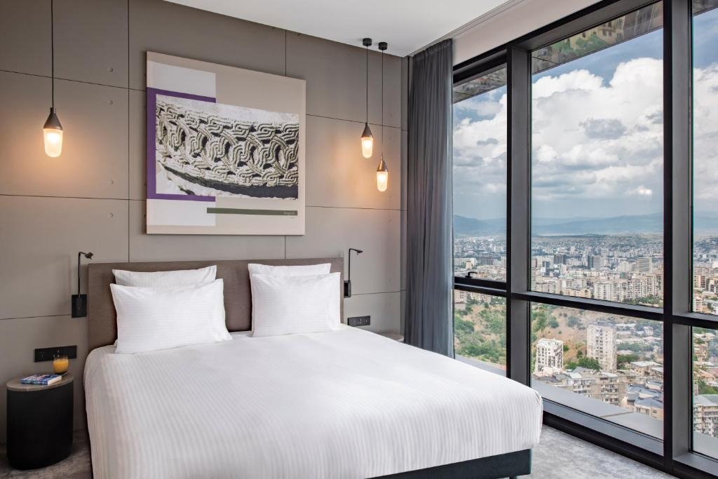 هتل پولمن تفلیس